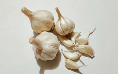 The Unbeatable Trick to Peeling Garlic in Under 10 Seconds