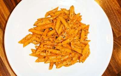 Creamy Roasted Red Pepper Pasta Recipe (25 Minutes)