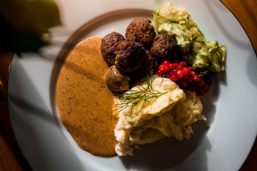 swedish-meatballs-with-cream-sauce